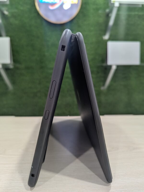 Dell Latitude 3190 2-in-1 - Image 6